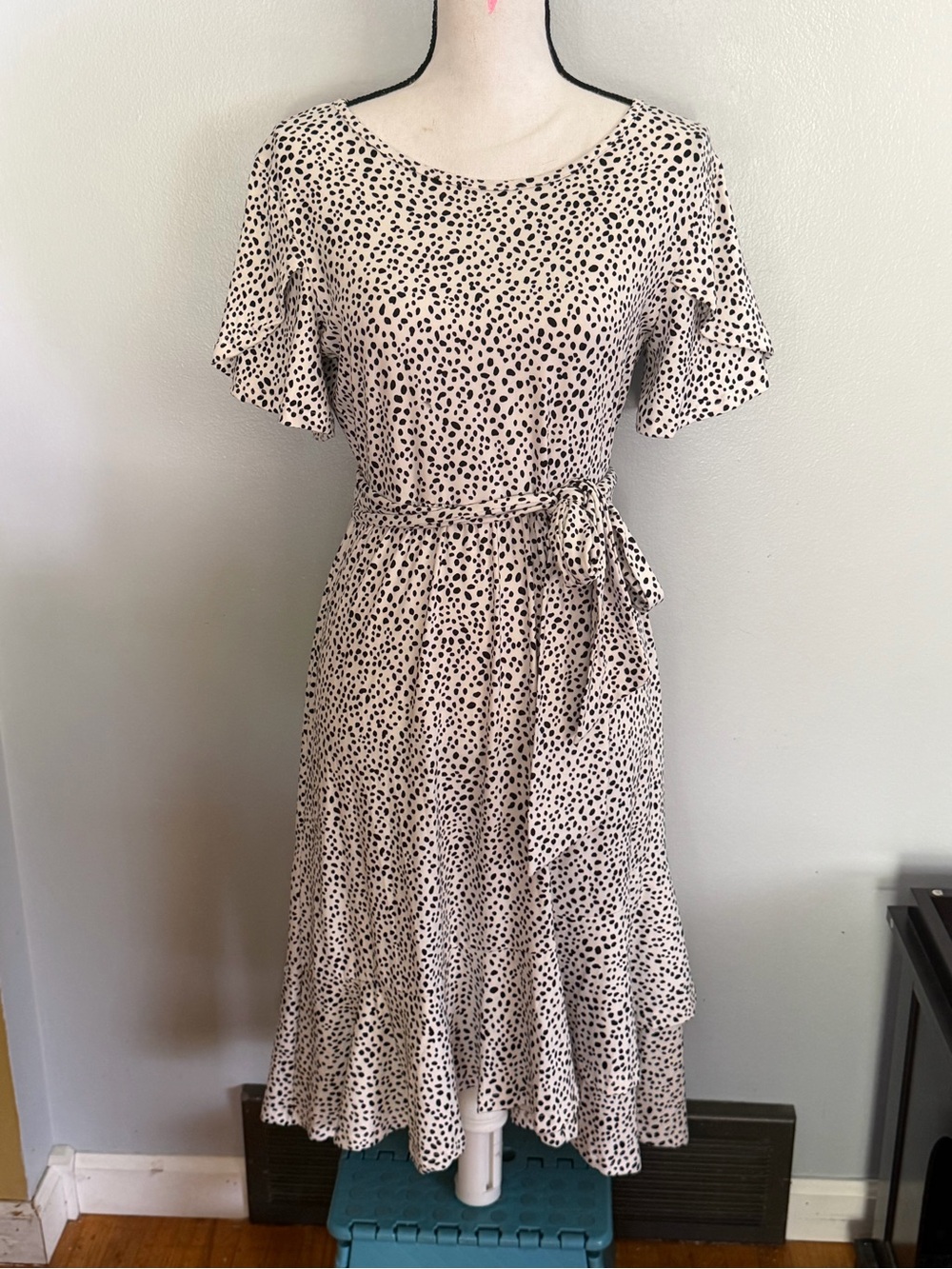 Women's Cream Polka Dot Tie-Waist Midi Dress